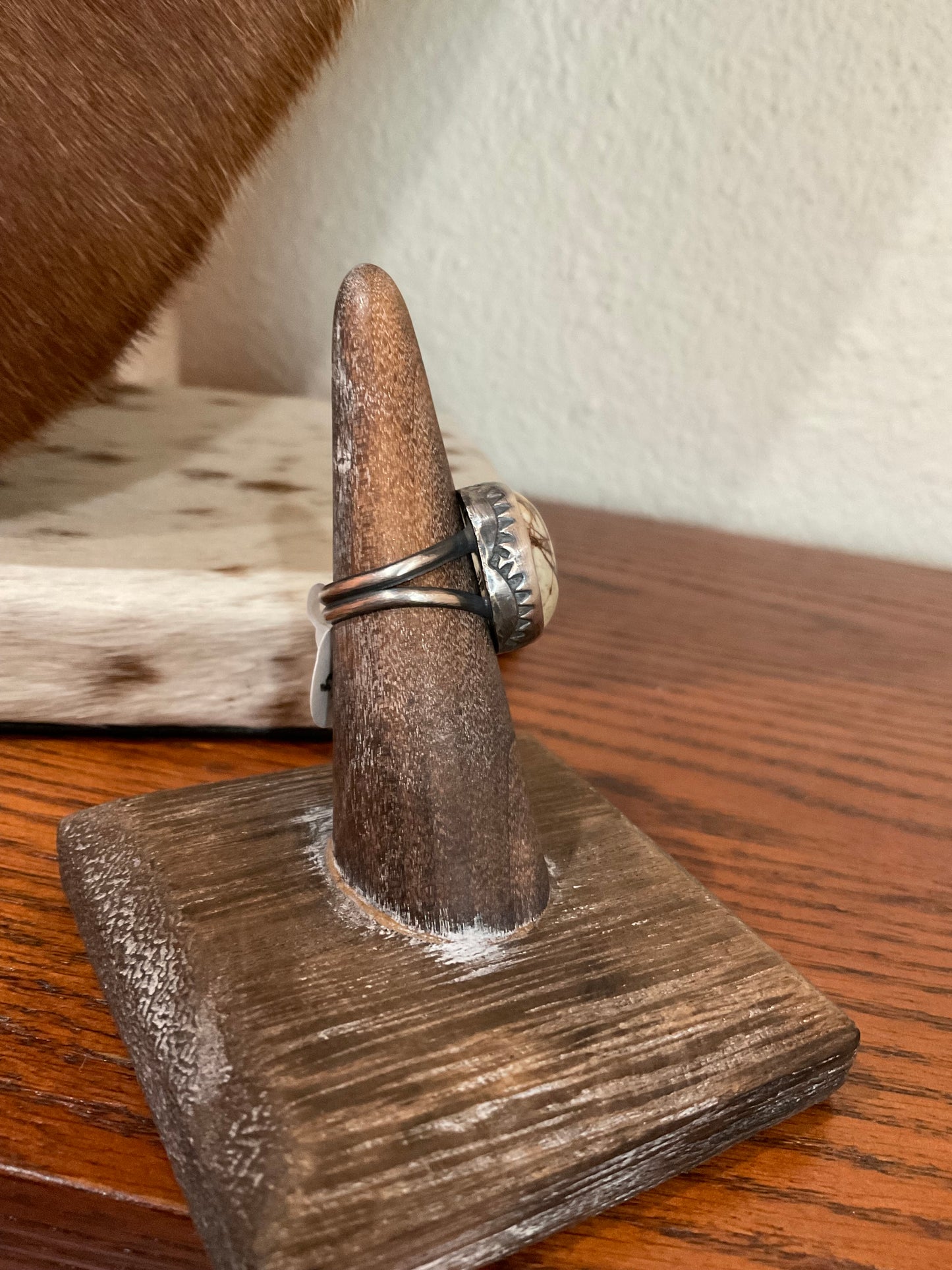 Royston Ribbon Ring