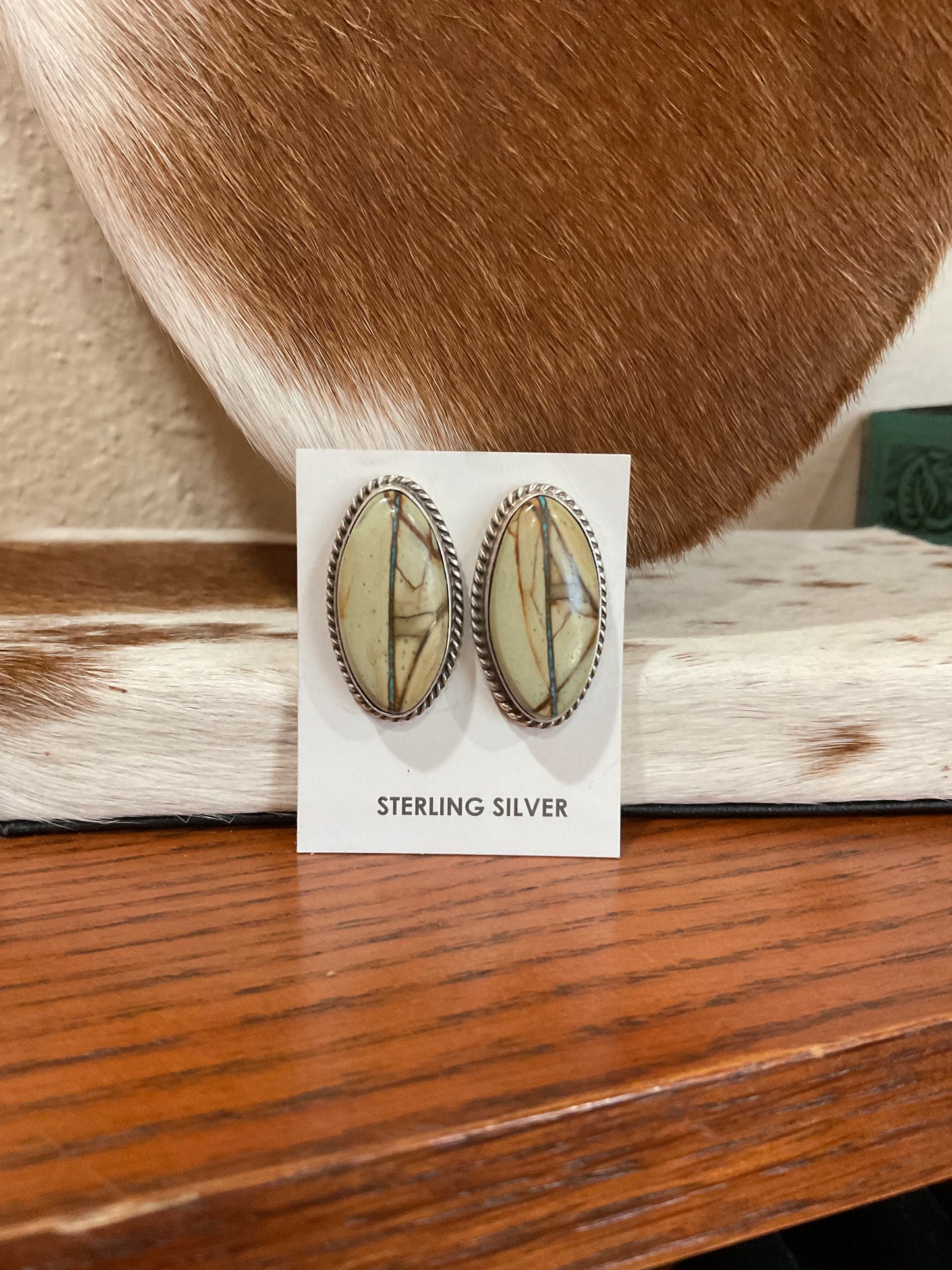Boulder Ribbon Stud Earrings