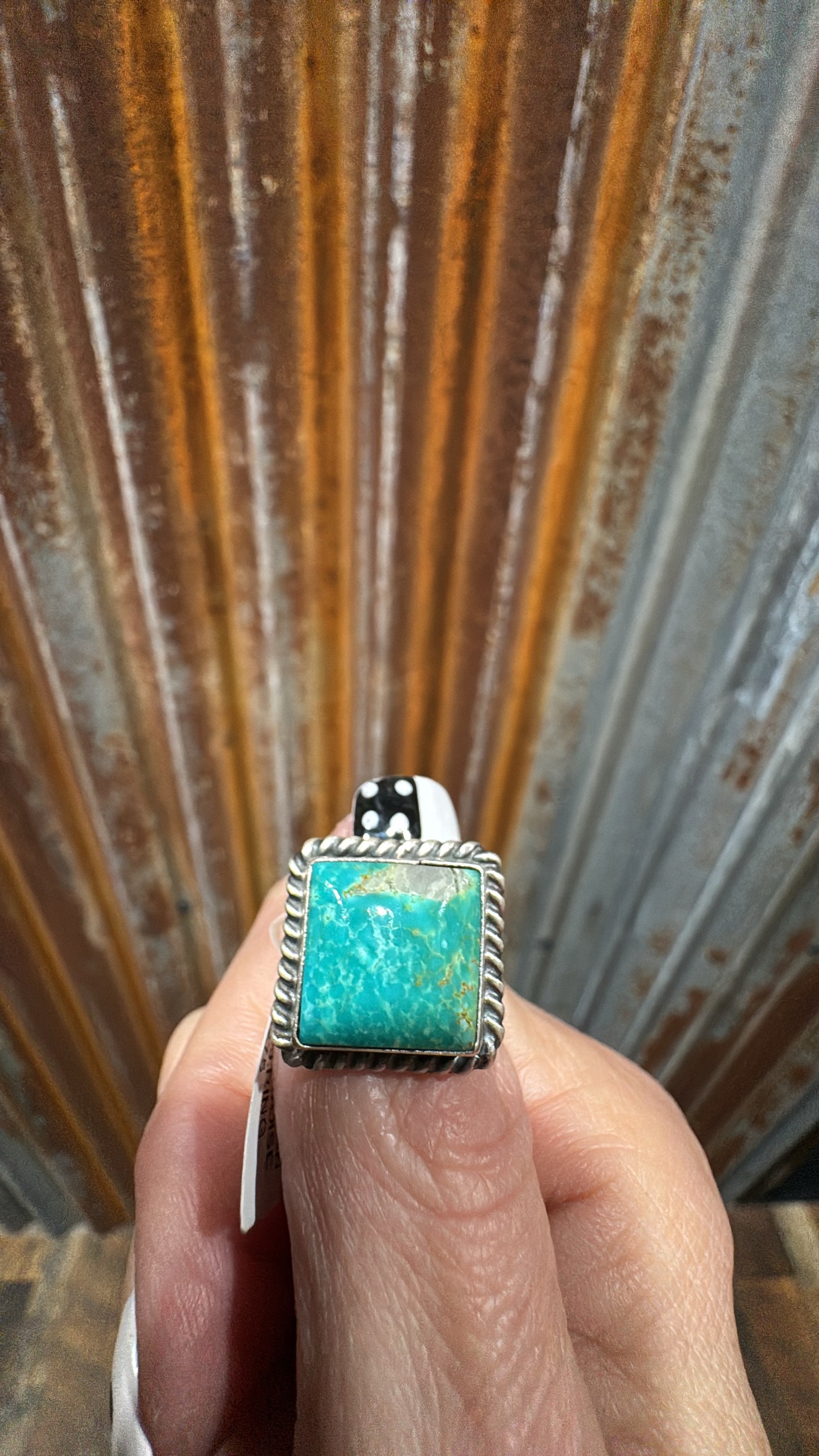 Square Kingman Ring