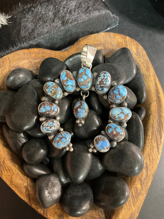 Naja Pendants