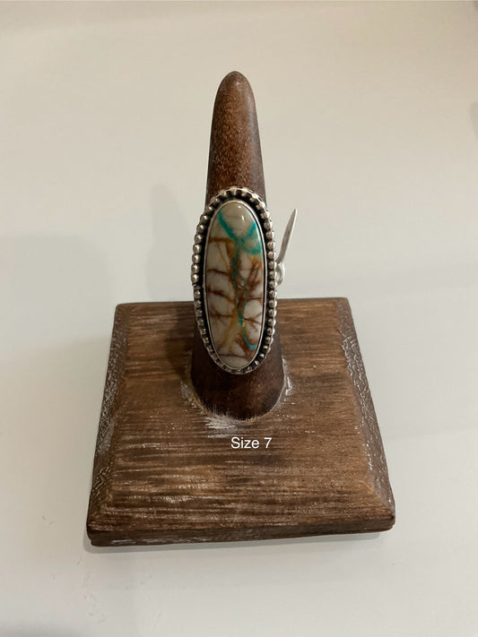 Royston Ribbon Ring