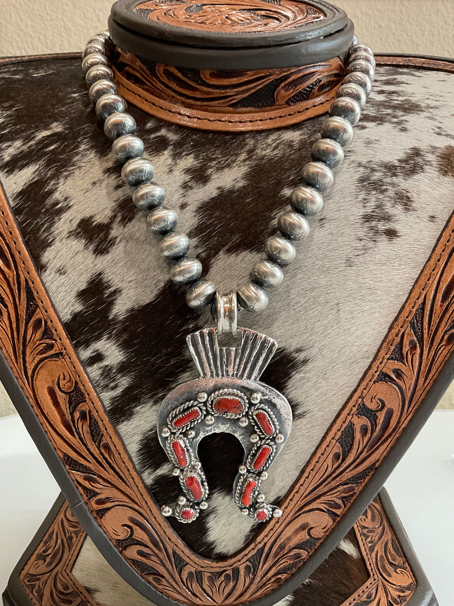 Coral Naja Pendant